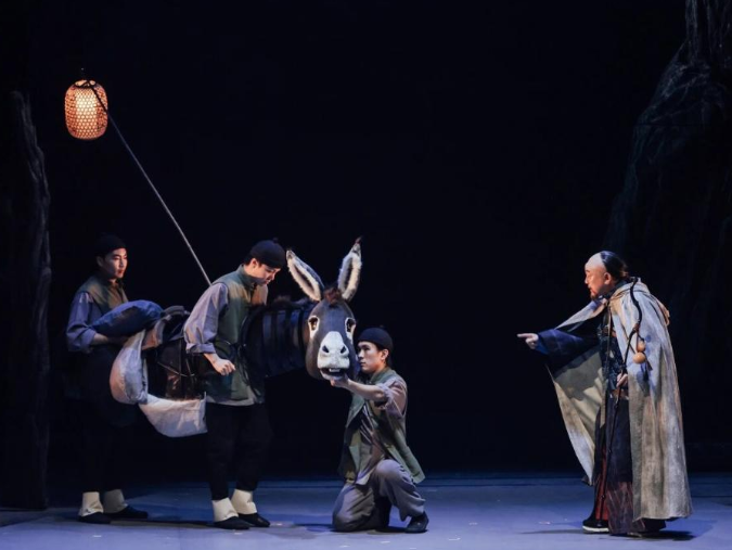  廉政题材话剧揭幕“大戏东望·2025全国话剧展演季”